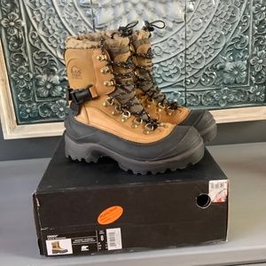 NIB Mens 8 SOREL CONQUEST WINTER BOOTS WARM! **Display model**